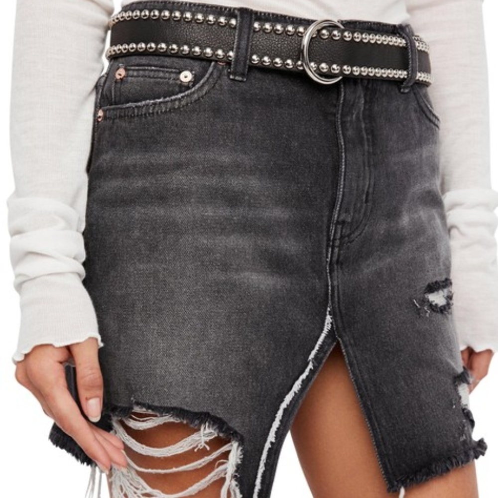 We the Free NWT Women's Relaxed & Destroyed Black Denim Skirt, Size 28